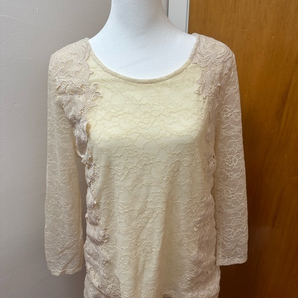 Sunday in Brooklyn Tops - Sunday in Brooklyn Ling sleeves in creamy yellow